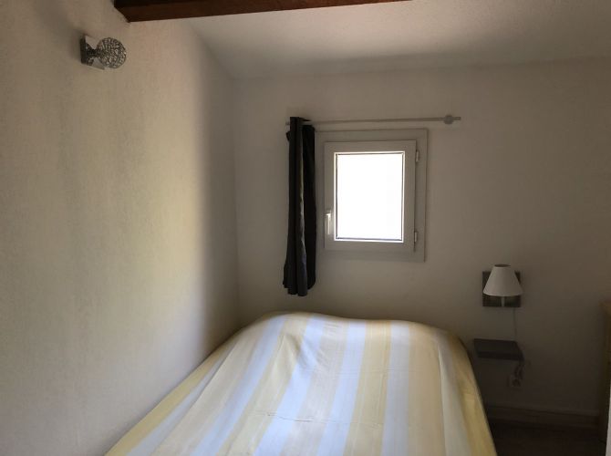 chambre N°2: petite chambre double au 1er étage